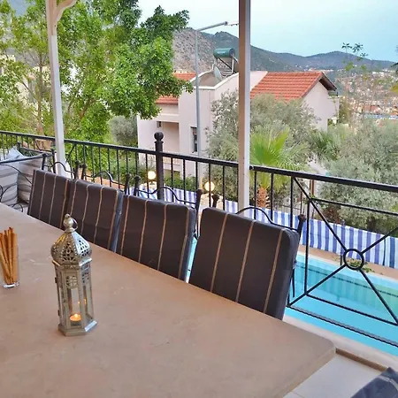 Iskender, Villa Kalkan