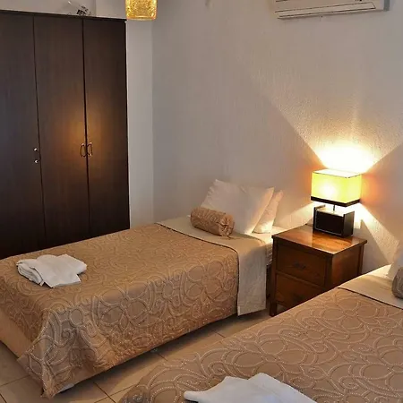 Iskender, Villa