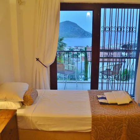Iskender, Villa Kalkan