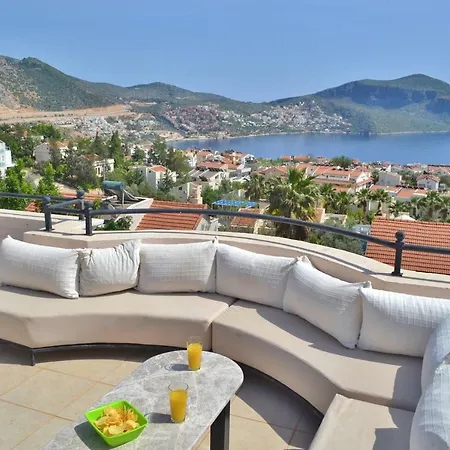 Iskender, Villa