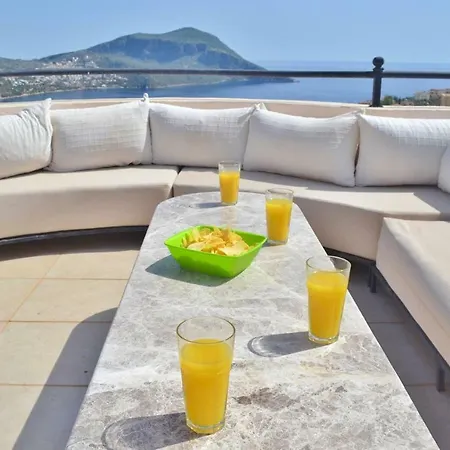 Iskender, Villa